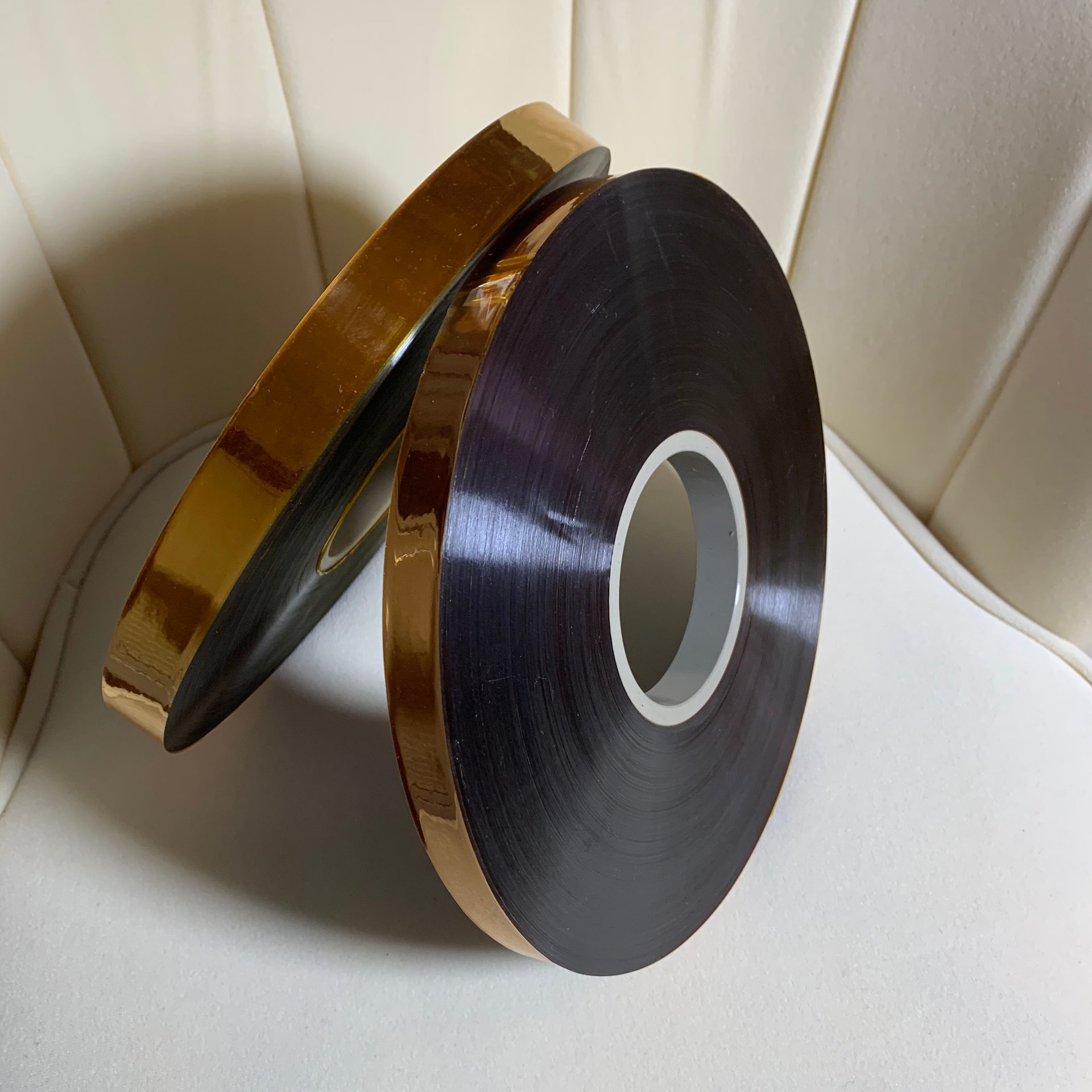 High-temperature resistant polyimide film